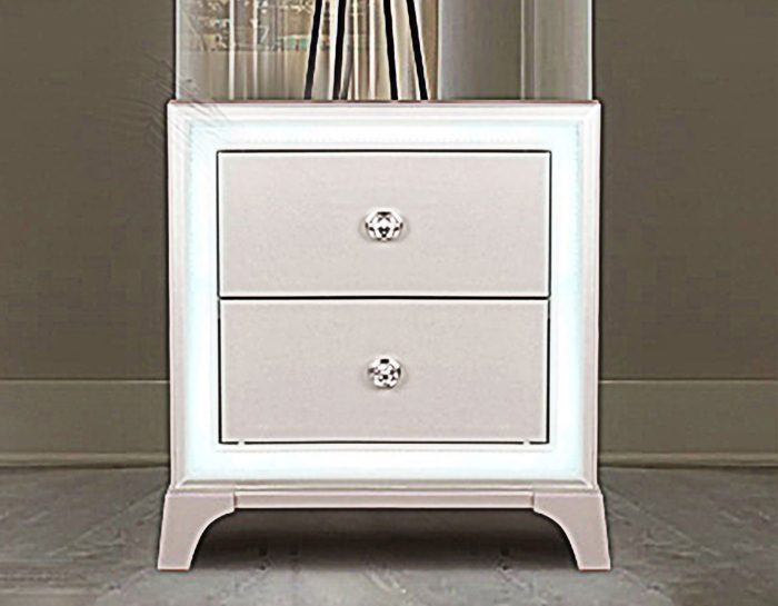 Cassie Illuminating 3pc Bedroom Set